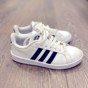 Adidas Sneakers